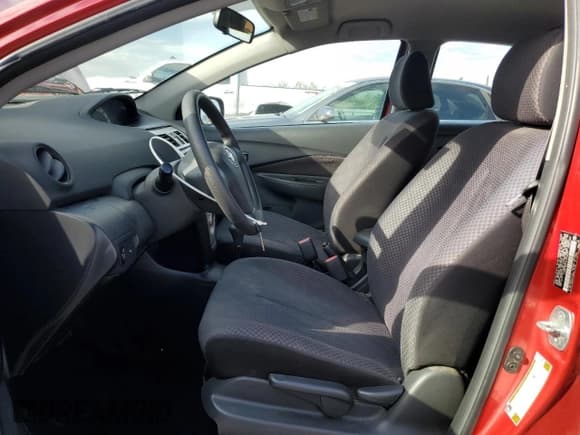 ✅ 2008 Toyota Yaris • VIN: JTDBT923181234214 • Lot: 92232225. Wystawiony na Copart z przebiegiem 87 235 mil. Bezpłatny archiwum sprzedaży aukcyjnych z USA i szczegółowy raport historii pojazdu na DreamBid. Zdjęcie 7.