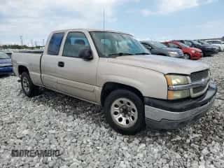 ✅ 2005 Chevrolet Silverado 1500 LS • VIN: 2GCEC19V051204004 • Lot: 71098384. Wystawiony na Copart z przebiegiem 220 150 mil mil. Skorzystaj z bezpłatnego archiwum sprzedaży aukcyjnych z USA i zobacz szczegółowy raport historii pojazdu na DreamBid. Zdjęcie 4.