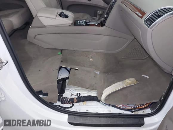 ✅ 2013 Audi Q7 Premium Plus • VIN: WA1LMAFE4DD009402 • Lot: 42512951. Listed on IAAI with 144,843 mi. Free auction sales archive from the USA and detailed vehicle history report at DreamBid. Image 6.