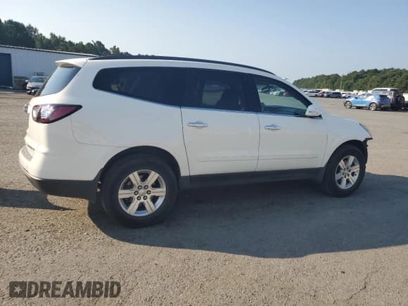 ✅ 2015 Chevrolet Traverse LT • VIN: 1GNKRHKD6FJ112955 • Lot: 68663695. Wystawiony na Copart z przebiegiem 143 515 mil. Bezpłatny archiwum sprzedaży aukcyjnych z USA i szczegółowy raport historii pojazdu na DreamBid. Zdjęcie 3.