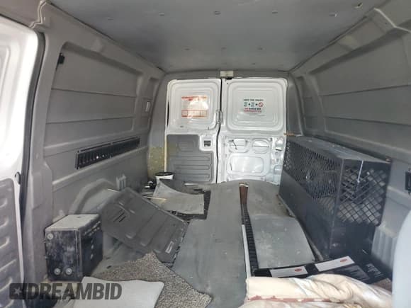 ✅ 2010 Ford Econoline Cargo Commercial • VIN: 1FTSS3EL9ADA46945 • Lot: 64175015. Wystawiony na Copart z przebiegiem Nie podano. Bezpłatny archiwum sprzedaży aukcyjnych z USA i szczegółowy raport historii pojazdu na DreamBid. Zdjęcie 10.