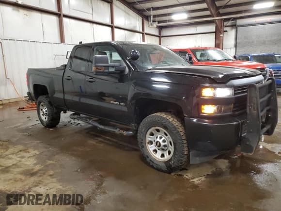 ✅ 2018 Chevrolet Silverado 2500HD Work Truck • VIN: 1GC2KUEGXJZ335523 • Лот: 93094635. Опубликован ранее на Copart с пробегом 145 232 миль. Бесплатный доступ к архиву аукционных продаж из США и подробный отчёт об истории автомобиля на DreamBid. Изображение 4.