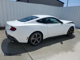 ✅ 2024 Ford Mustang EcoBoost • VIN: 1FA6P8TH2R5107675 • Лот: 52197194. Опубликован ранее на Copart с пробегом 14 449 миль. Бесплатный доступ к архиву аукционных продаж из США и подробный отчёт об истории автомобиля на DreamBid. Изображение 3.