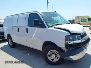 ✅ 2020 Chevrolet Express Cargo • VIN: 1GCWGAFG5L1240644 • Lot: 42933884. Wystawiony na IAAI z przebiegiem 105 030 mil. Bezpłatny archiwum sprzedaży aukcyjnych z USA i szczegółowy raport historii pojazdu na DreamBid. Zdjęcie 1.