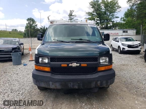 ✅ 2008 Chevrolet Express Cargo • VIN: 1GCGG25C181222190 • Lot: 60042645. Listed on Copart with 252,090 mi. Free auction sales archive from the USA and detailed vehicle history report at DreamBid. Image 5.