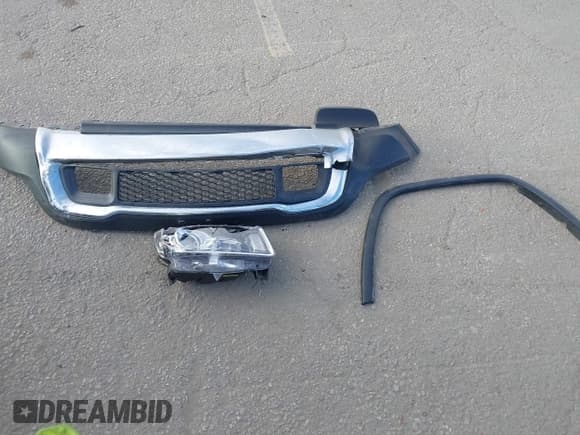 ✅ 2014 Jeep Grand Cherokee Limited • VIN: 1C4RJEBGXEC221641 • Lot: 43208362. Listed on IAAI with 155,657 mi. Free auction sales archive from the USA and detailed vehicle history report at DreamBid. Image 12.