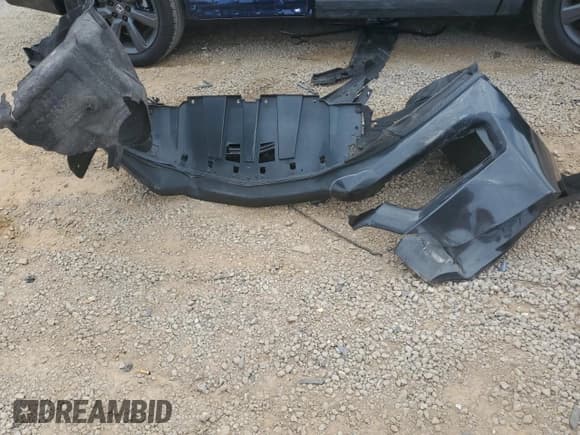 ✅ 2015 Chevrolet Impala LT • VIN: 2G1115SLXF9198597 • Lot: 91869075. Listed on Copart with 193,596 mi. Free auction sales archive from the USA and detailed vehicle history report at DreamBid. Image 12.