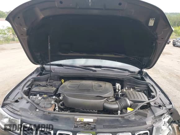 2020 Jeep Grand Cherokee Altitude z VIN 1C4RJEAG7LC119017, wystawiony jako IAAI lot #42137551 z przebiegiem 133 934 mil mil oraz . Historia ofert i sprzedaży dostępna na DreamBid. Obrazek 10.