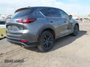 ✅ 2024 Mazda CX-5 Premium • VIN: JM3KFBDY3R0365151 • Лот: 42205903. Опубликован ранее на IAAI с пробегом 3 851 миль. Бесплатный доступ к архиву аукционных продаж из США и подробный отчёт об истории автомобиля на DreamBid. Изображение 4.