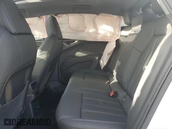 ✅ 2024 Audi Q4 e-tron Sportback Premium • VIN: WA122BFZ9RP025028 • Lot: 62357194. Listed on Copart with 7,800 mi. Free auction sales archive from the USA and detailed vehicle history report at DreamBid. Image 10.