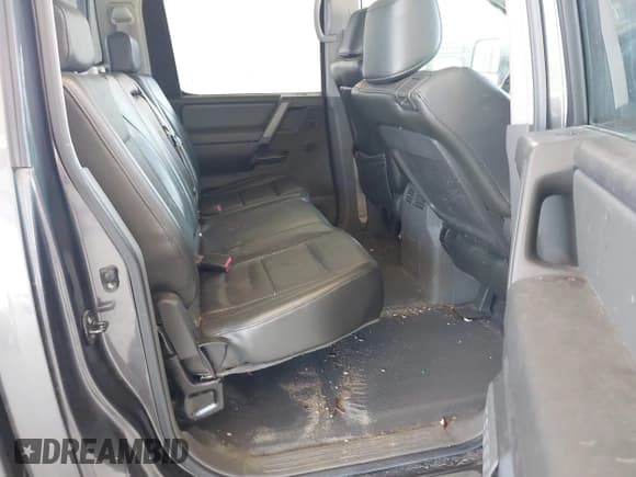 ✅ 2005 Nissan Titan LE • VIN: 1N6AA07B75N553857 • Lot: 42110183. Listed on IAAI with 166,064 mi. Free auction sales archive from the USA and detailed vehicle history report at DreamBid. Image 8.