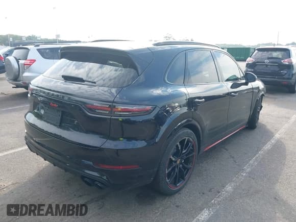 ✅ 2019 Porsche Cayenne Turbo • VIN: WP1AF2AY4KDA80500 • Lot: 42838973. Listed on IAAI with 36,221 mi. Free auction sales archive from the USA and detailed vehicle history report at DreamBid. Image 18.