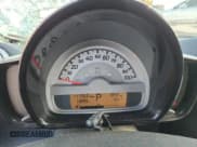 ✅ 2013 Smart fortwo Pure • VIN: WMEEJ3BA6DK623631 • Лот: 90112595. Опубликован ранее на Copart с пробегом 111 563 миль. Бесплатный доступ к архиву аукционных продаж из США и подробный отчёт об истории автомобиля на DreamBid. Изображение 9.