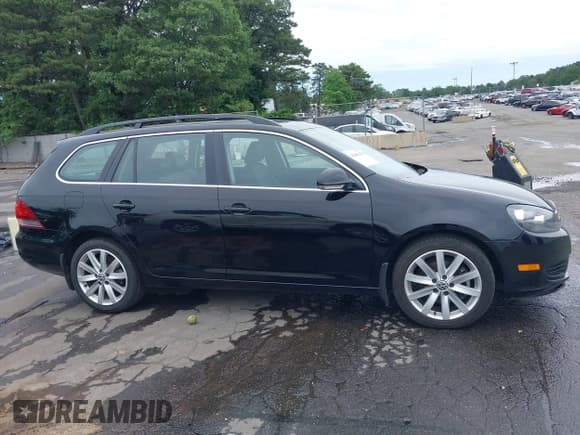 ✅ 2014 Volkswagen Jetta TDI w/Sunroof & Nav • VIN: 3VWPL7AJ9EM609661 • Lot: 42600438. Listed on IAAI with 105,958 mi. Free auction sales archive from the USA and detailed vehicle history report at DreamBid. Image 13.