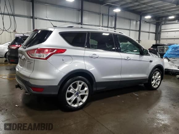 ✅ 2016 Ford Escape Titanium • VIN: 1FMCU9J95GUC27654 • Lot: 86794505. Wystawiony na Copart z przebiegiem 105 114 mil. Bezpłatny archiwum sprzedaży aukcyjnych z USA i szczegółowy raport historii pojazdu na DreamBid. Zdjęcie 3.