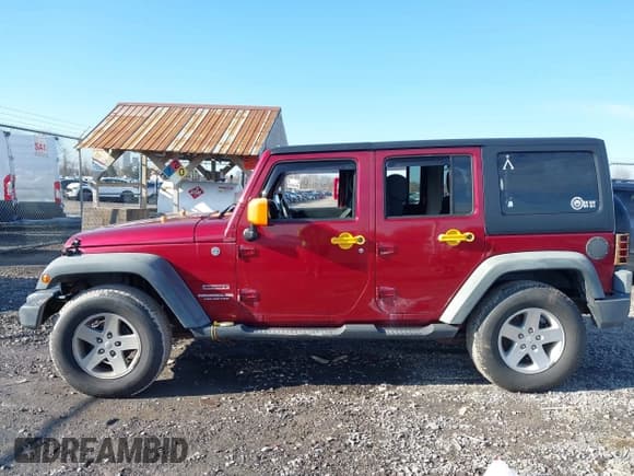 ✅ 2011 Jeep Wrangler Unlimited Sport • VIN: 1J4BA3H18BL529552 • Lot: 43728645. Listed on IAAI with 149,255 mi. Free auction sales archive from the USA and detailed vehicle history report at DreamBid. Image 14.