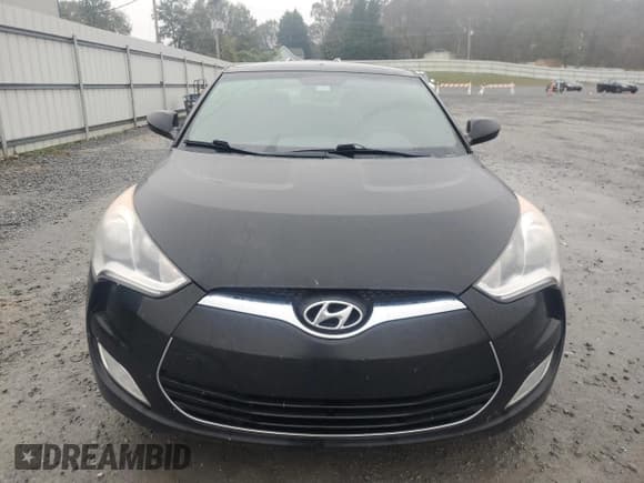 ✅ 2017 Hyundai Veloster • VIN: KMHTC6AD7HU322627 • Lot: 80287014. Wystawiony na Copart z przebiegiem 108 890 mil. Bezpłatny archiwum sprzedaży aukcyjnych z USA i szczegółowy raport historii pojazdu na DreamBid. Zdjęcie 5.