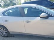 ✅ 2024 Mazda 3 S Preferred • VIN: 3MZBPACM0RM402567 • Лот: 43137383. Опубликован ранее на IAAI с пробегом 22 250 миль. Бесплатный доступ к архиву аукционных продаж из США и подробный отчёт об истории автомобиля на DreamBid. Изображение 14.