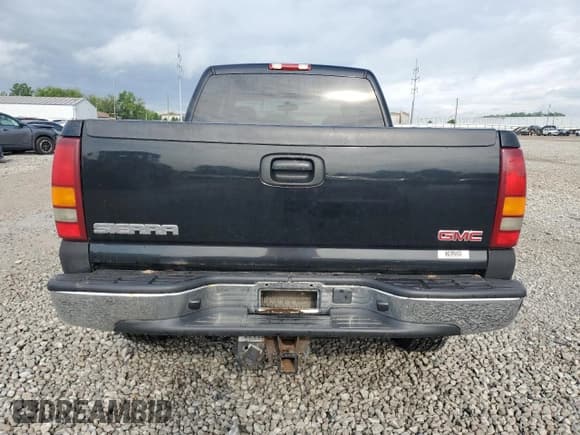 ✅ 2003 GMC Sierra 1500HD SLE • VIN: 1GTGK13U13F231567 • Lot: 58789985. Wystawiony na Copart z przebiegiem 172 215 mil. Bezpłatny archiwum sprzedaży aukcyjnych z USA i szczegółowy raport historii pojazdu na DreamBid. Zdjęcie 6.