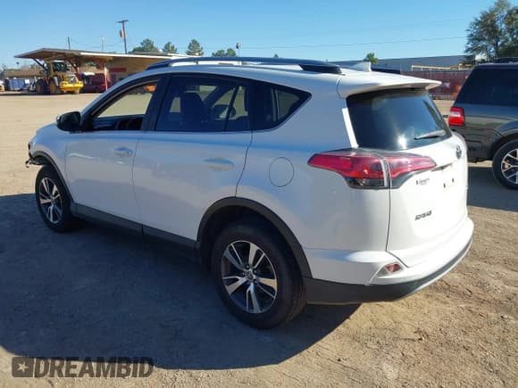 ✅ 2018 Toyota RAV4 XLE • VIN: JTMWFREV1JJ730920 • Lot: 43597877. Listed on IAAI with 88,444 mi. Free auction sales archive from the USA and detailed vehicle history report at DreamBid. Image 3.