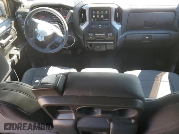 ✅ 2019 Chevrolet Silverado 1500 Custom • VIN: 3GCPYBEH0KG222960 • Lot: 50498205. Wystawiony na Copart z przebiegiem 55 426 mil. Bezpłatny archiwum sprzedaży aukcyjnych z USA i szczegółowy raport historii pojazdu na DreamBid. Zdjęcie 8.