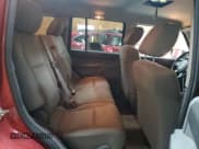 ✅ 2006 Jeep Commander • VIN: 1J8HG48N76C230575 • Lot: 70628105. Wystawiony na Copart z przebiegiem 214 231 mil. Bezpłatny archiwum sprzedaży aukcyjnych z USA i szczegółowy raport historii pojazdu na DreamBid. Zdjęcie 11.