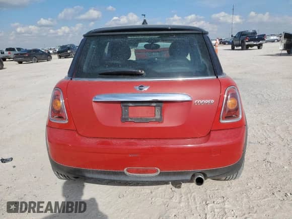 2009 MINI Hardtop z VIN WMWMF33539TW70482, wystawiony jako Copart lot #86130595 z przebiegiem 120 031 mil mil oraz Szkoda całkowita • Salvage title. Historia ofert i sprzedaży dostępna na DreamBid. Obrazek 6.