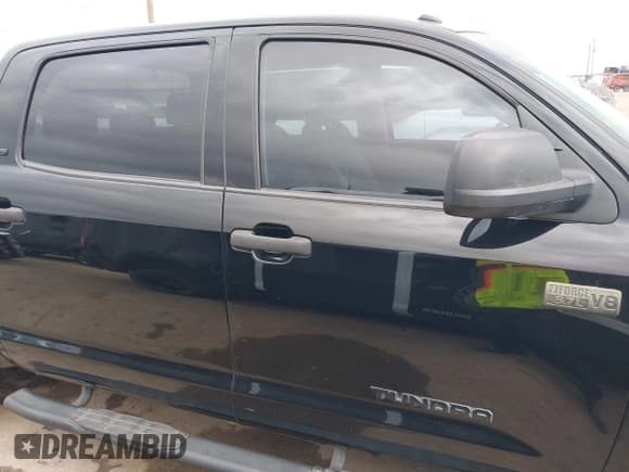 ✅ 2017 Toyota Tundra SR5 • VIN: 5TFDW5F10HX621223 • Lot: 43378082. Listed on IAAI with 180,203 mi. Free auction sales archive from the USA and detailed vehicle history report at DreamBid. Image 14.