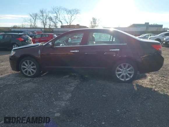 ✅ 2011 Lincoln MKZ • VIN: 3LNHL2GC2BR773380 • Lot: 43788378. Wystawiony na IAAI z przebiegiem 27 484 mil. Bezpłatny archiwum sprzedaży aukcyjnych z USA i szczegółowy raport historii pojazdu na DreamBid. Zdjęcie 14.