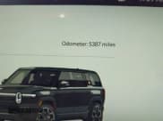 ✅ 2025 Rivian R1S Adventure • VIN: 7PDSGBBA5SN055497 • Лот: 41695600. Опубликован ранее на IAAI с пробегом 5 387 миль. Бесплатный доступ к архиву аукционных продаж из США и подробный отчёт об истории автомобиля на DreamBid. Изображение 7.