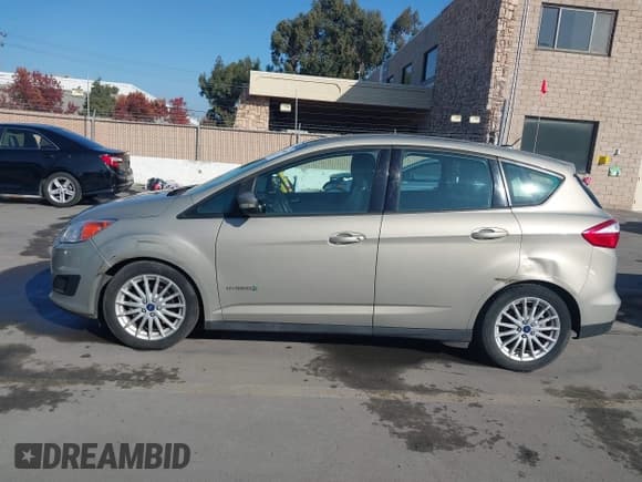 ✅ 2015 Ford C-Max SE • VIN: 1FADP5AU4FL109697 • Лот: 43836891. Опубликован ранее на IAAI с пробегом 102 888 миль. Бесплатный доступ к архиву аукционных продаж из США и подробный отчёт об истории автомобиля на DreamBid. Изображение 14.