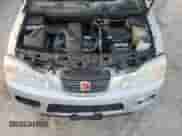 2006 Saturn VUE z VIN 5GZCZ33D06S820111, wystawiony jako Copart lot #84211014 z przebiegiem 211 376 mil mil oraz Szkoda całkowita • Salvage title. Historia ofert i sprzedaży dostępna na DreamBid. Obrazek 12.