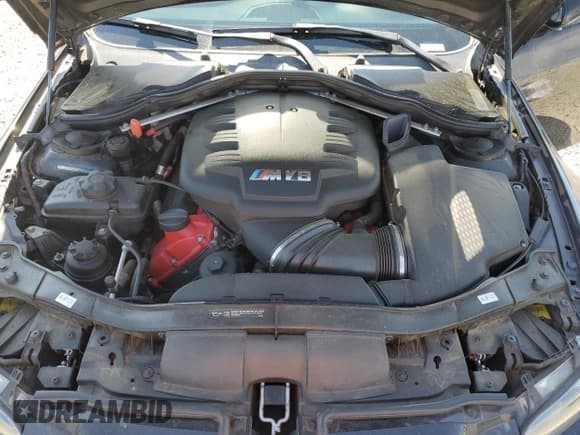 ✅ 2011 BMW M3 • VIN: WBSKG9C58BE796995 • Lot: 66617735. Wystawiony na Copart z przebiegiem 71 470 mil. Bezpłatny archiwum sprzedaży aukcyjnych z USA i szczegółowy raport historii pojazdu na DreamBid. Zdjęcie 11.