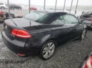 ✅ 2013 Volkswagen Eos Lux • VIN: WVWFW8AH3DV005858 • Lot: 51748545. Wystawiony na Copart z przebiegiem 76 624 mil. Bezpłatny archiwum sprzedaży aukcyjnych z USA i szczegółowy raport historii pojazdu na DreamBid. Zdjęcie 3.
