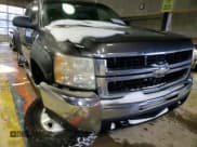 ✅ 2010 Chevrolet Silverado 2500HD LT • VIN: 1GC5KXBG3AZ183149 • Лот: 41474165. Опубликован ранее на Copart с пробегом 189 832 миль. Бесплатный доступ к архиву аукционных продаж из США и подробный отчёт об истории автомобиля на DreamBid. Изображение 10.