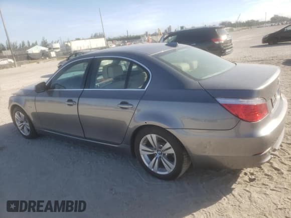 ✅ 2010 BMW 5 Series 528i • VIN: WBANU5C50AC365998 • Lot: 91882905. Listed on Copart with 41,910 mi. Free auction sales archive from the USA and detailed vehicle history report at DreamBid. Image 2.