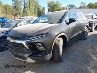 2025 Chevrolet Blazer LT z VIN 3GNKBCR44SS197140, wystawiony jako IAAI lot #43486609 z przebiegiem 12 009 mil mil oraz . Historia ofert i sprzedaży dostępna na DreamBid. Obrazek 2.