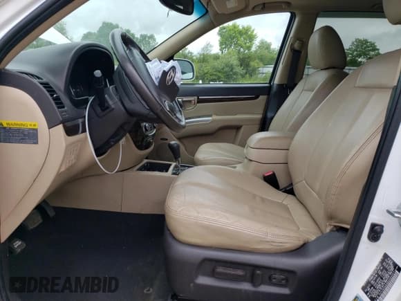 ✅ 2011 Hyundai Santa Fe Limited • VIN: 5XYZKDAG4BG089007 • Lot: 62738704. Listed on Copart with 198,677 mi. Free auction sales archive from the USA and detailed vehicle history report at DreamBid. Image 7.