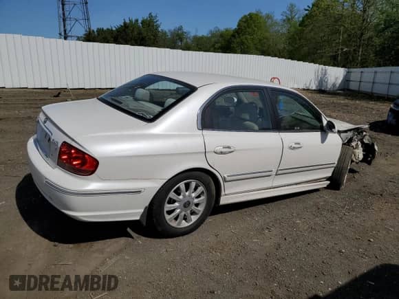 2004 Hyundai Sonata GLS с VIN KMHWF35HX4A975464, выставлен на аукционе Copart как лот 53547565 с пробегом Не указан миль и Списание • Salvage title. История ставок и продаж доступна на DreamBid. Изображение 3.