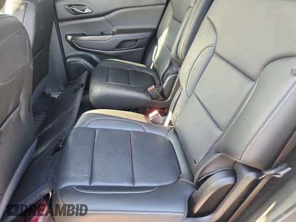 ✅ 2023 GMC Acadia SLT • VIN: 1GKKNMLS7PZ190498 • Лот: 92712515. Опубликован ранее на Copart с пробегом 26 719 миль. Бесплатный доступ к архиву аукционных продаж из США и подробный отчёт об истории автомобиля на DreamBid. Изображение 11.