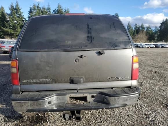 ✅ 2002 Chevrolet Suburban LS • VIN: 3GNFK16Z92G299378 • Lot: 93955645. Listed on Copart with 280,251 mi. Free auction sales archive from the USA and detailed vehicle history report at DreamBid. Image 6.