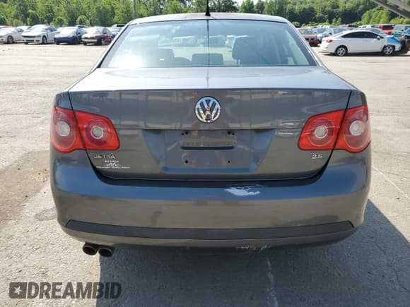 ✅ 2007 Volkswagen Jetta • VIN: 3VWHG71K97M045563 • Лот: 57053065. Опубликован ранее на Copart с пробегом 228 219 миль. Бесплатный доступ к архиву аукционных продаж из США и подробный отчёт об истории автомобиля на DreamBid. Изображение 6.