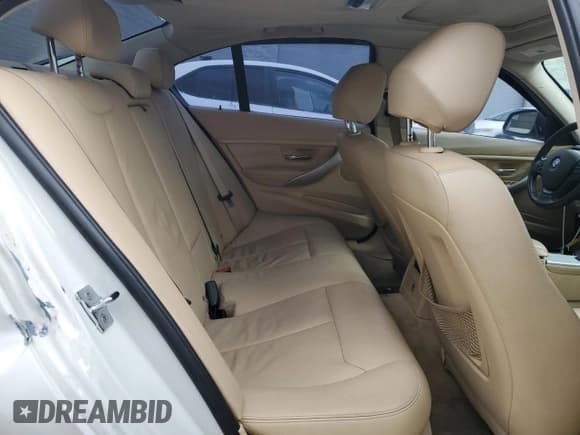 ✅ 2012 BMW 3 Series 328i • VIN: WBA3A5C52CF348332 • Lot: 93306645. Wystawiony na Copart z przebiegiem 129 716 mil. Bezpłatny archiwum sprzedaży aukcyjnych z USA i szczegółowy raport historii pojazdu na DreamBid. Zdjęcie 10.