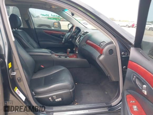 ✅ 2008 Lexus LS 460 • VIN: JTHBL46F685053432 • Lot: 43049861. Wystawiony na IAAI z przebiegiem 217 087 mil. Bezpłatny archiwum sprzedaży aukcyjnych z USA i szczegółowy raport historii pojazdu na DreamBid. Zdjęcie 5.