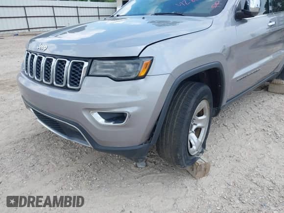 2018 Jeep Grand Cherokee Limited z VIN 1C4RJEBG4JC131623, wystawiony jako IAAI lot #42806022 z przebiegiem 137 938 mil mil oraz . Historia ofert i sprzedaży dostępna na DreamBid. Obrazek 6.
