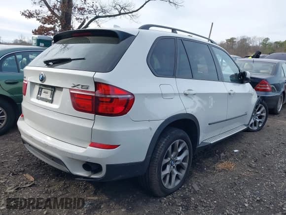 ✅ 2011 BMW X5 35i • VIN: 5UXZV4C57BL404484 • Lot: 43822833. Wystawiony na IAAI z przebiegiem Nie podano. Bezpłatny archiwum sprzedaży aukcyjnych z USA i szczegółowy raport historii pojazdu na DreamBid. Zdjęcie 4.