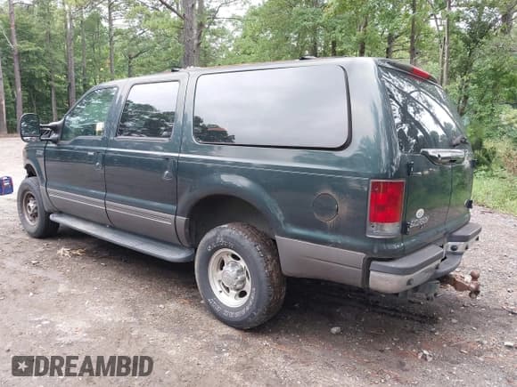 ✅ 2002 Ford Excursion Special Serv • VIN: 1FMNU41S52EA52744 • Lot: 42788655. Listed on IAAI with 197,289 mi. Free auction sales archive from the USA and detailed vehicle history report at DreamBid. Image 3.