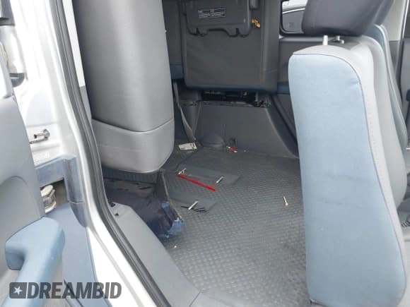 ✅ 2006 Honda Element LX • VIN: 5J6YH18336L012659 • Lot: 41952793. Wystawiony na IAAI z przebiegiem 104 118 mil. Bezpłatny archiwum sprzedaży aukcyjnych z USA i szczegółowy raport historii pojazdu na DreamBid. Zdjęcie 8.