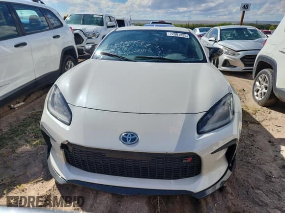 ✅ 2024 Toyota 86 • VIN: JF1ZNBB10R9754752 • Lot: 72081895. Wystawiony na Copart z przebiegiem 15 636 mil. Bezpłatny archiwum sprzedaży aukcyjnych z USA i szczegółowy raport historii pojazdu na DreamBid. Zdjęcie 5.
