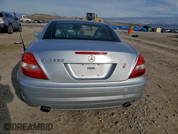 ✅ 2005 Mercedes-Benz SLK 230/320 • VIN: WDBWK56F85F041461 • Lot: 95969775. Listed on Copart with 141,782 mi. Free auction sales archive from the USA and detailed vehicle history report at DreamBid. Image 6.
